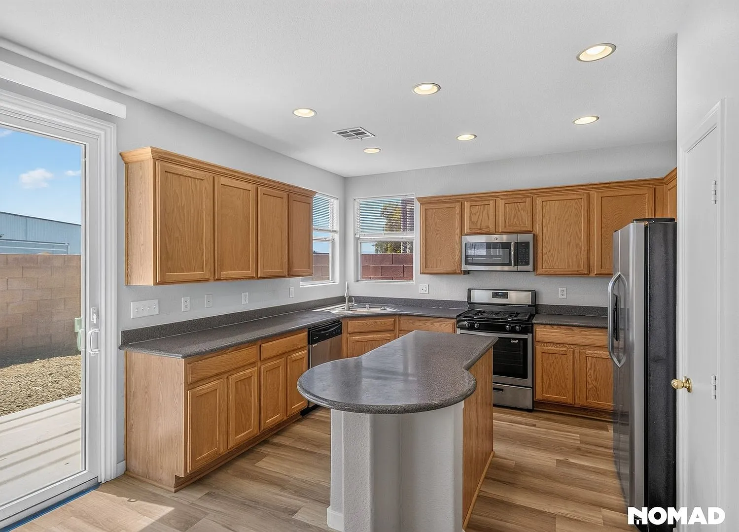 Charming 3BR House in Las Vegas — Photo 4