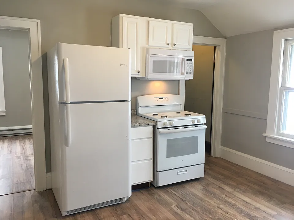 Unit 2 Kitchen, cook space
