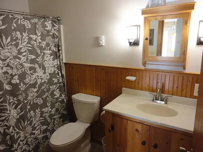 1st floor bathroom