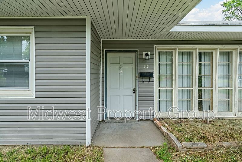 1st image of 17 Marquette Dr