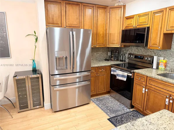 7200 NW 2nd Ave APT 88, Boca Raton, FL 33487