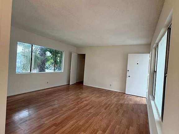 4th image of 4555 W 1st St APT 4