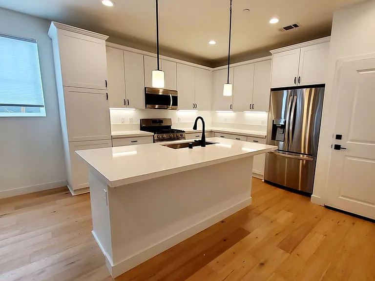 1106 Tiburon Way — Photo 4
