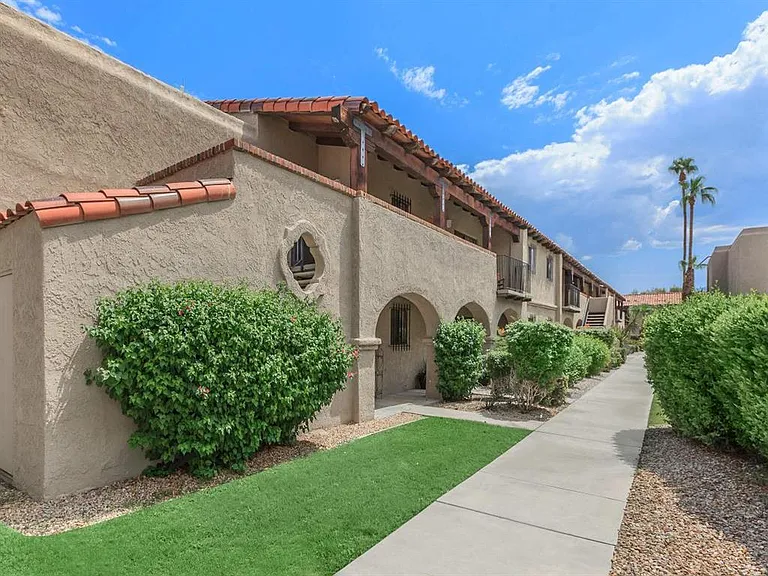 San Jacinto RC Apartments — Photo 35