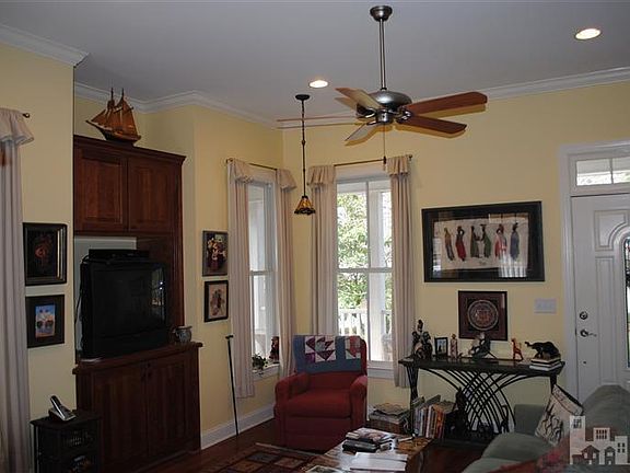 5th image of 5026 Walton Street