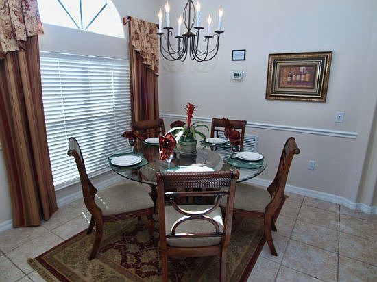 GR6P315GR-breakfast-nook