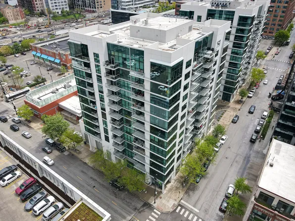 123 S Green St APT 702B, Chicago, IL 60607