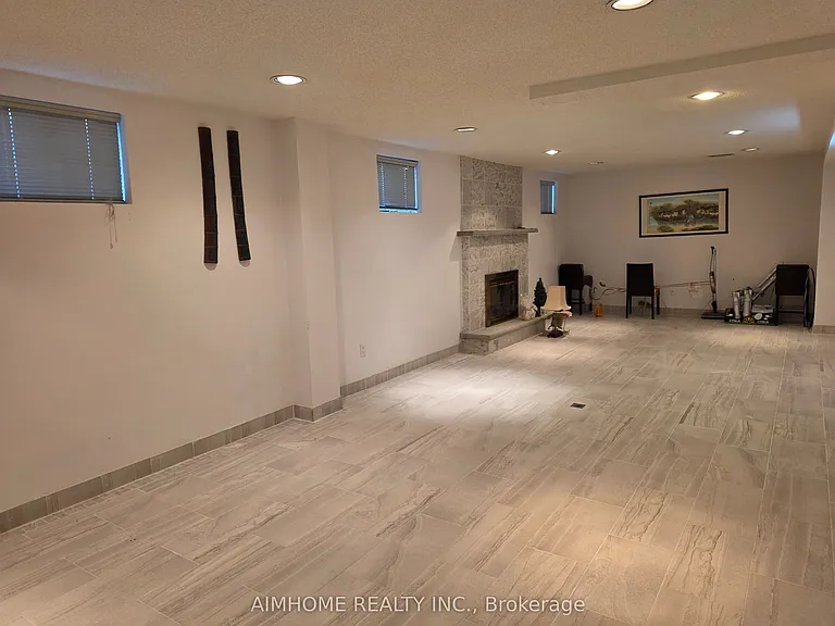 49 Holbrook Ct — Photo 26