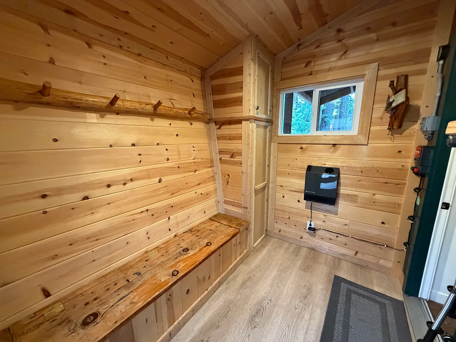 3 bed, 1045 sqft, $3,600 — Photo 4