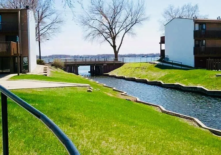 2700 N Shore Dr #L35 — Photo 3