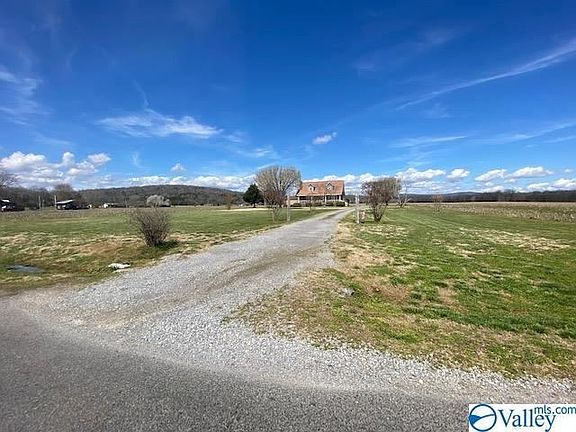 2nd image of 2495 County Road 31