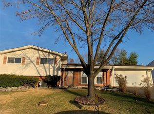 1247 Moncoeur Dr, Saint Louis, MO
