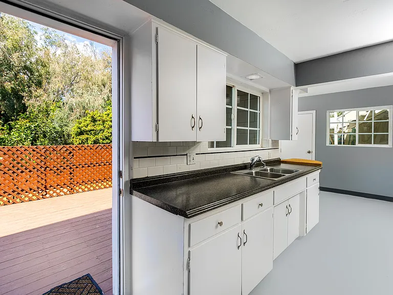 2336 Sumac Dr #2 — Photo 5