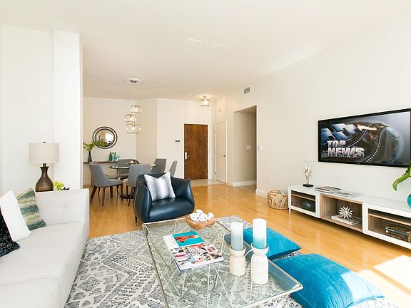 4th image of 1420 N Laurel Ave APT 104