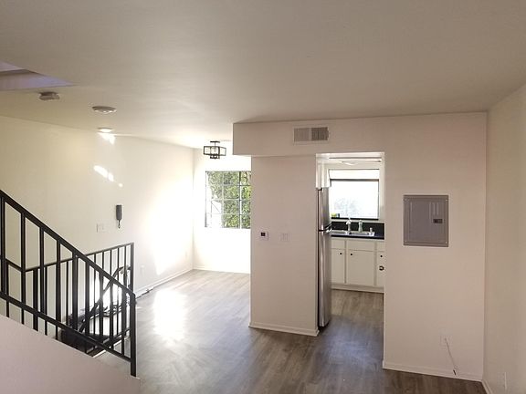 3rd image of 2003 Vista Del Mar Ave #3