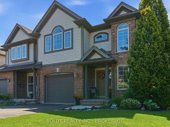10 Flynn Ct, Saint Catharines, ON L2S 4E1