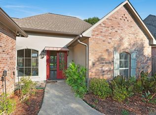 8854 Foxgate Dr, Baton Rouge, LA 70809