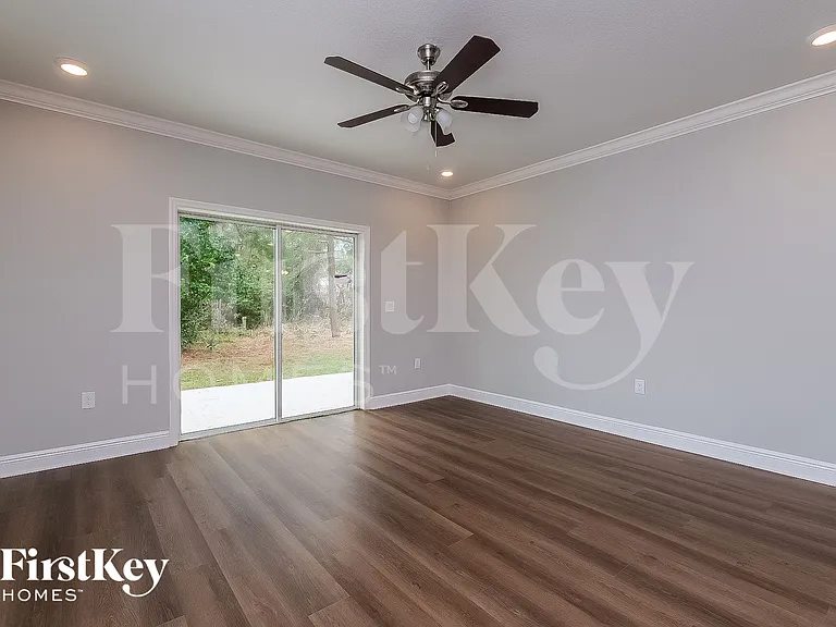 6177 Kinlock Ave — Photo 5