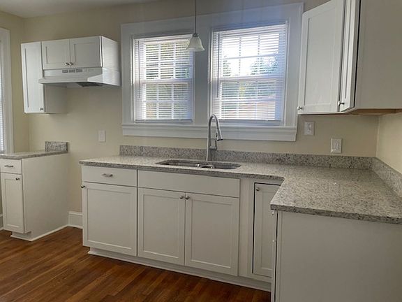 3rd image of 423 Avondale Dr