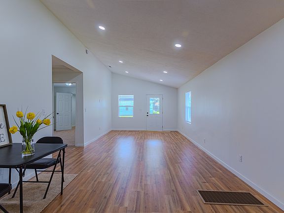 4th image of 238 N Alfonte St