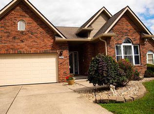 1303 S Hearthstone Ct, Bloomington, IN 47401