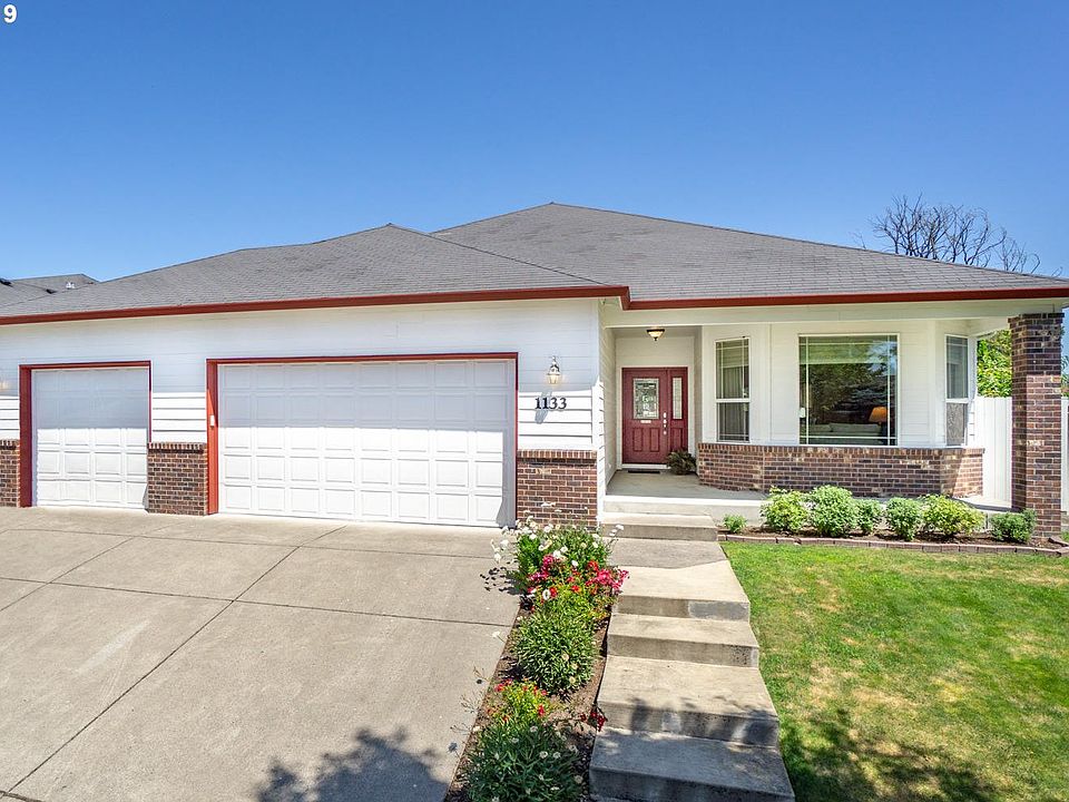 1st image of 1133 SE 116th Ct