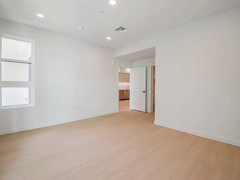 856 Gramercy Drive — Photo 23