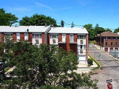 3rd image of 62 Francine Ct
