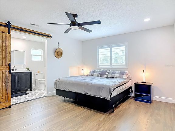 5th image of 1690 N CLARA AVENUE