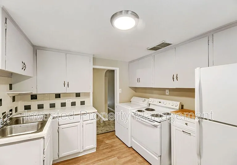 5410 E Asbury Ave — Photo 6