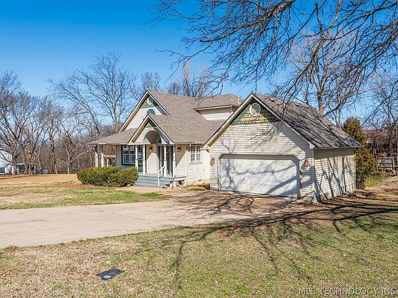 5th image of 18641 Woodbriar Ln