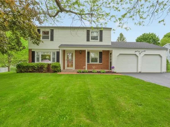 6170 Deerfield Dr, Farmington, NY 14425