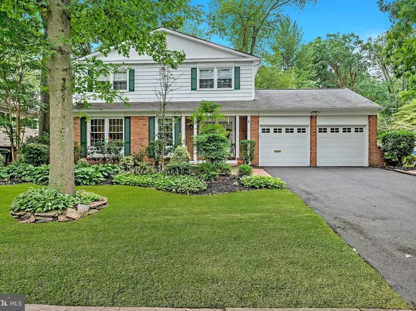 5 Windgate Rd, Cherry Hill, NJ 08003