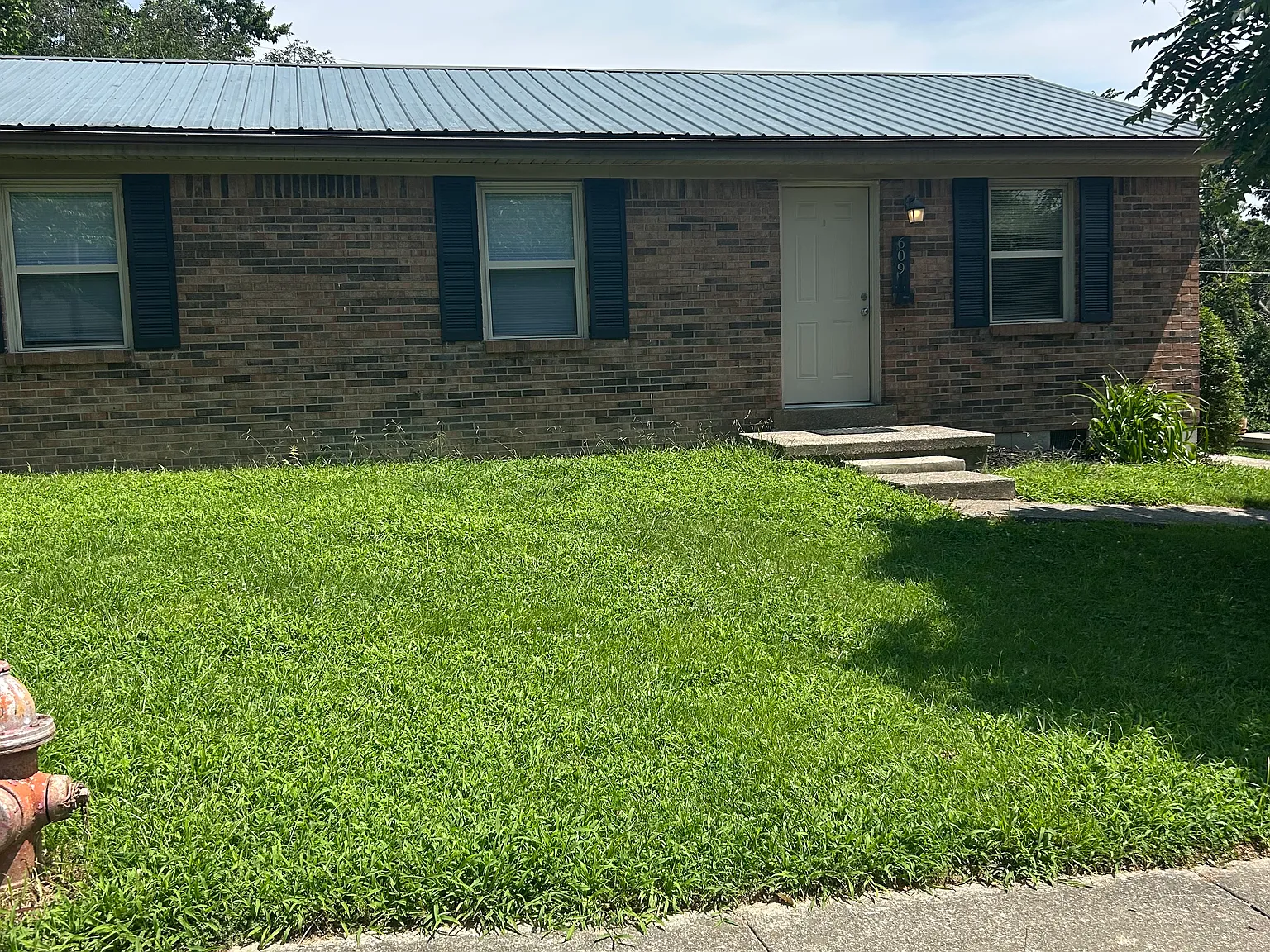 3 bed, 1075 sqft, $1,400 — Photo 1