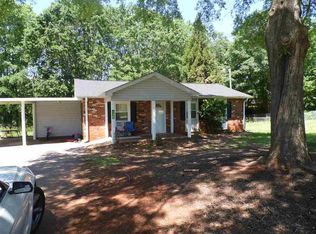 4001 Corinth Dr, Seneca, SC 29672