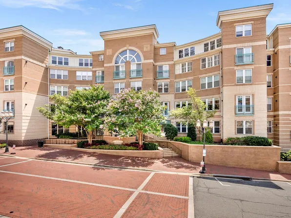 12001 Market St APT 106, Reston, VA 20190