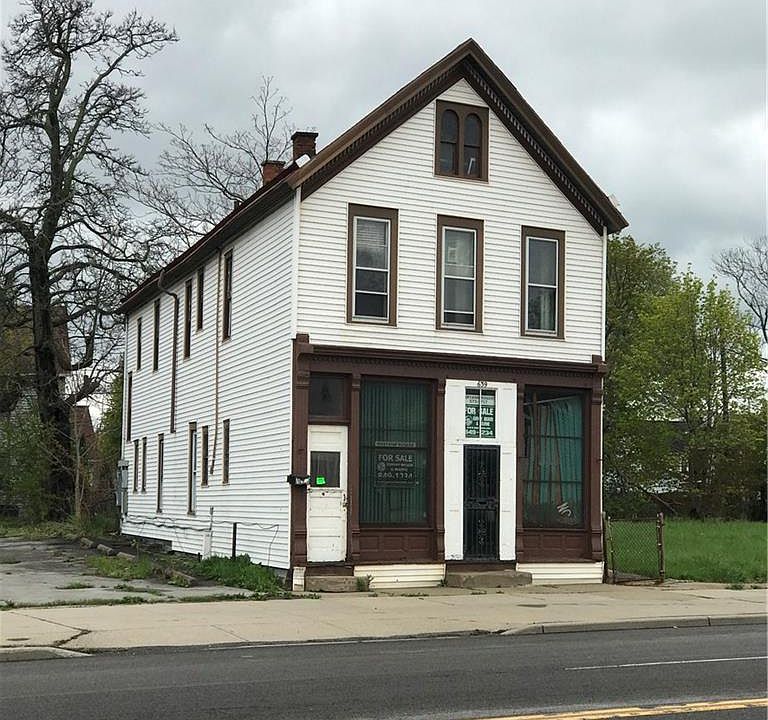 1st image of 639 Broadway St