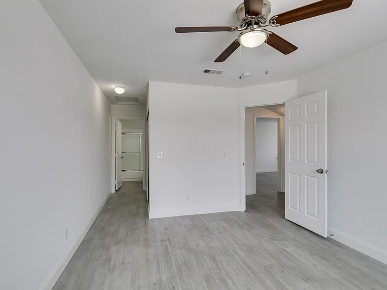 8449 Blue Island Ave — Photo 23