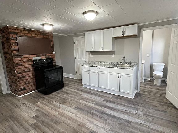 5th image of 156 Broad St Unit 1