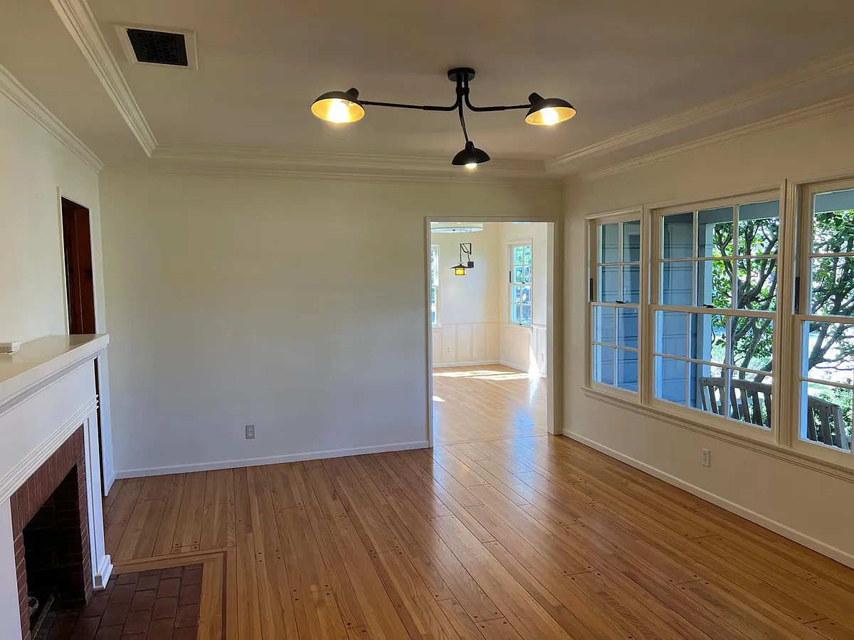 Photo 2 of 23 - 12354 Sarah St - Studio City, CA Front room - 12354 Sarah St