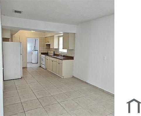4th image of 3940 NW 185th St