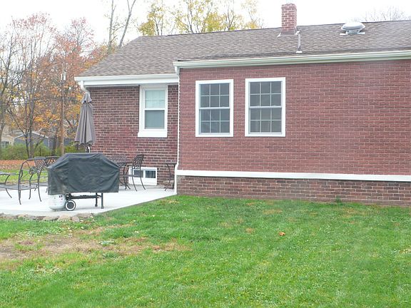 5th image of 44 Saint Charles Ave