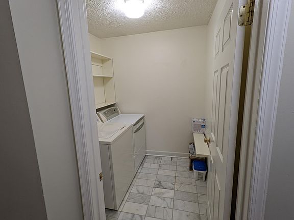 3rd image of 4917 Green Run Dr