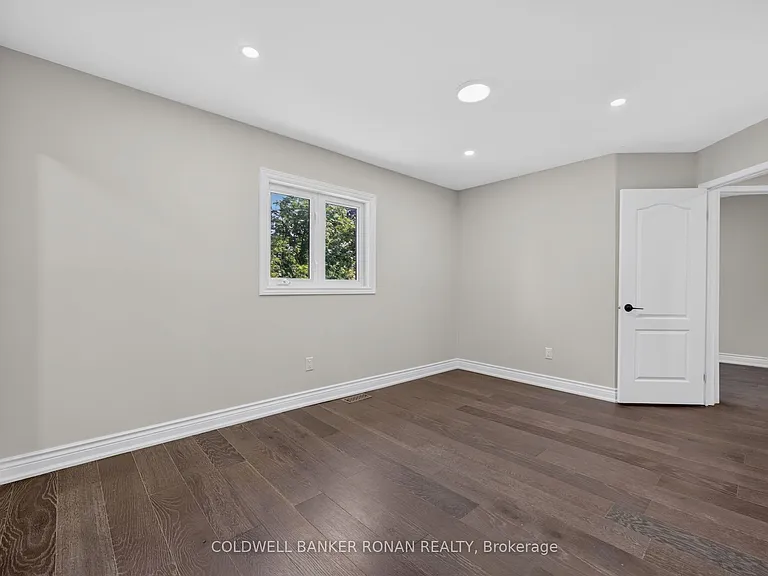 8 McCullough Ave — Photo 20