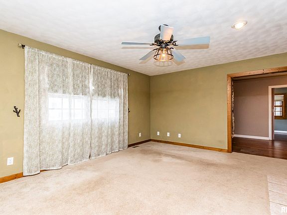 3rd image of 300 Bird Ave