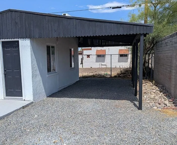 648 N Desert Ave — Photo 3