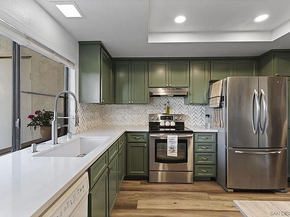2nd image of 1651 S Juniper St Unit 22
