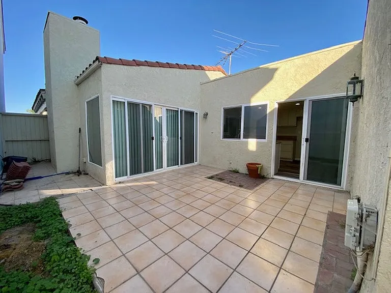 7084 Island Village Dr — Photo 28