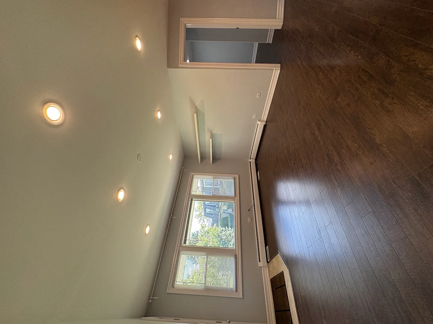 3 bed, 1200 sqft, $2,500 — Photo 4