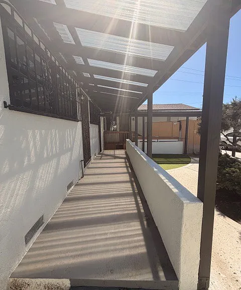 2117 E Division St — Photo 13
